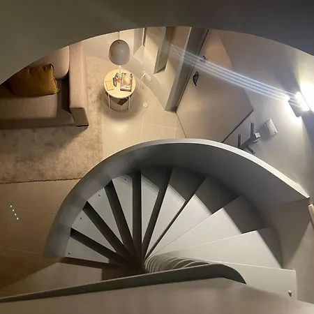 Villa Besthomestay- *