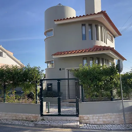 Villa Besthomestay- *